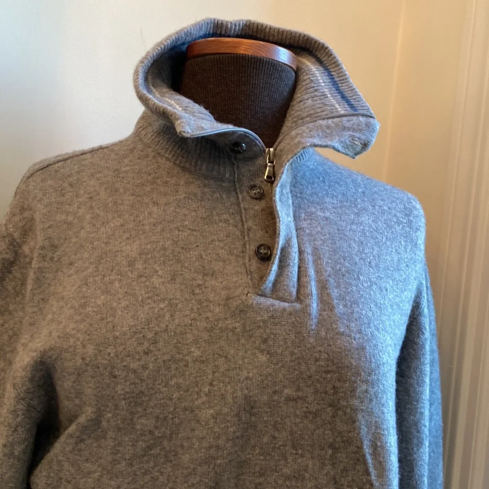 Revor Classic Cashmere Sweater - Picture 1 of 8